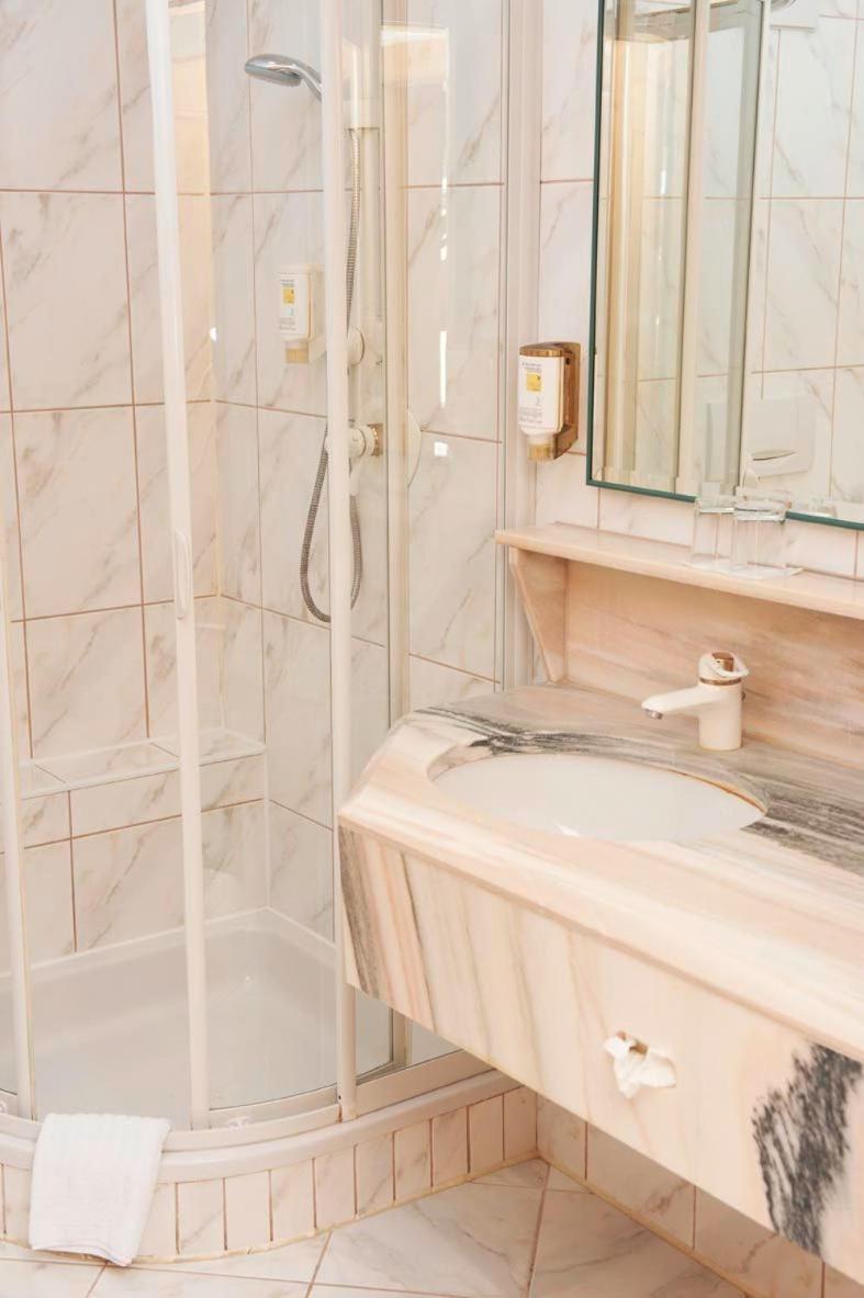 Hotel Lindner Vöcklabruck エクステリア 写真