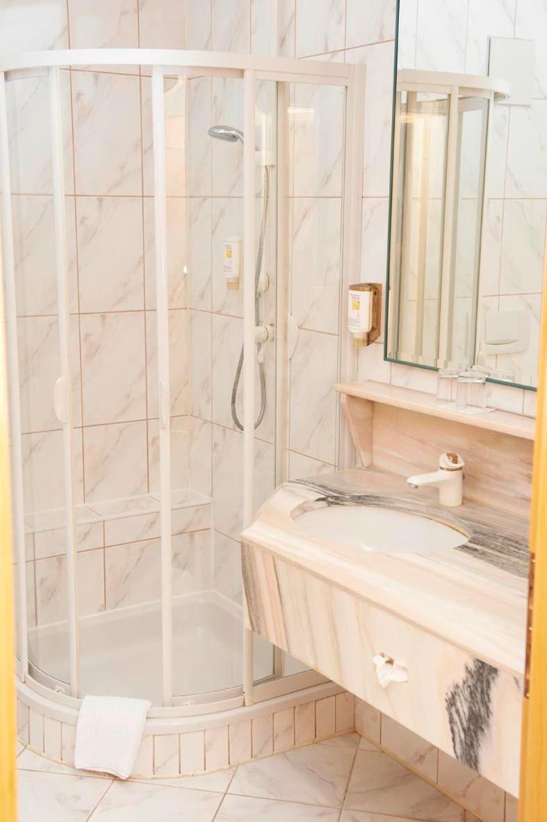 Hotel Lindner Vöcklabruck エクステリア 写真