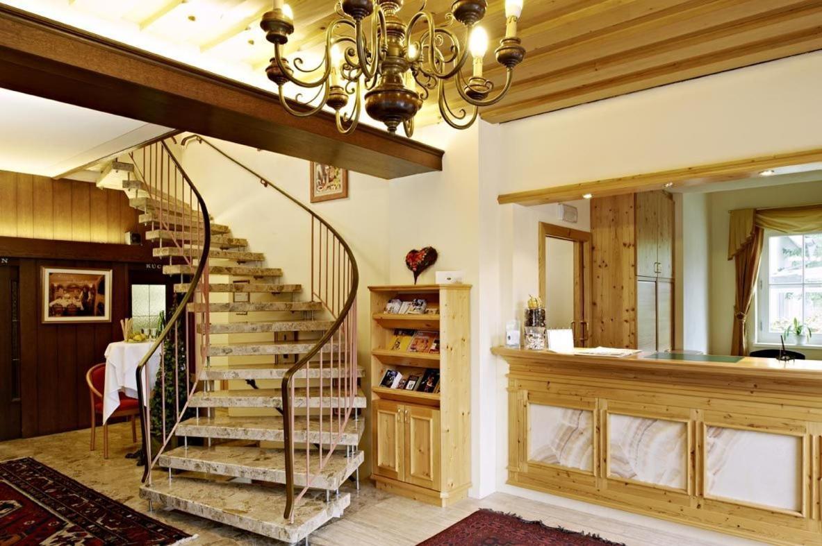 Hotel Lindner Vöcklabruck エクステリア 写真